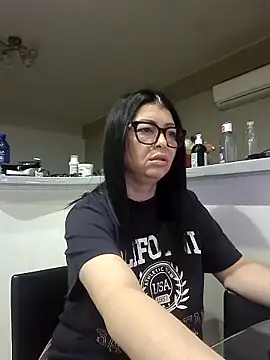 Snapshot of Milf_Abigail chatting on November 1, 3:08 am Milf Abigail online show from November 1, 3:08 am