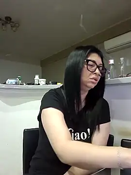 Snapshot of Milf_Abigail chatting on November 4, 1:59 am Milf Abigail online show from November 4, 1:59 am