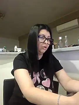 Snapshot of Milf_Abigail chatting on November 5, 1:16 am Milf Abigail online show from November 5, 1:16 am