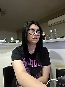 Snapshot of Milf_Abigail chatting on November 9, 11:47 pm Milf Abigail online show from November 9, 11:47 pm