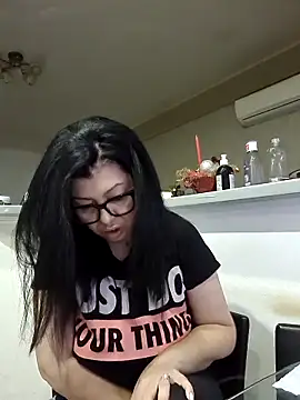 Snapshot of Milf_Abigail chatting on November 13, 1:59 am Milf Abigail online show from November 13, 1:59 am