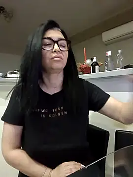 Snapshot of Milf_Abigail chatting on November 17, 11:32 pm Milf Abigail online show from November 17, 11:32 pm