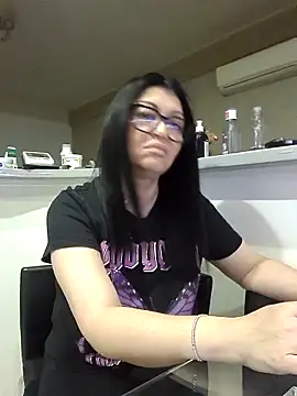 Snapshot of Milf_Abigail chatting on November 29, 2:58 am Milf Abigail online show from November 29, 2:58 am