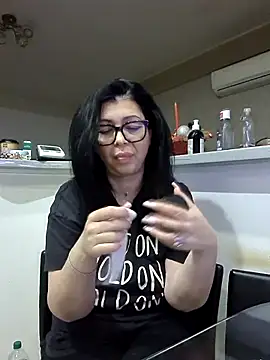 Snapshot of Milf_Abigail chatting on November 30, 2:15 am Milf Abigail online show from November 30, 2:15 am