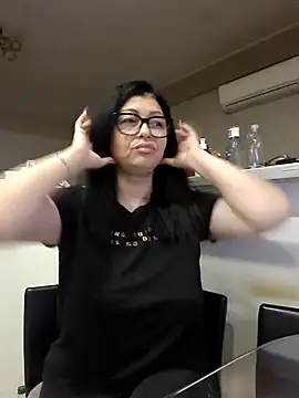 Snapshot of Milf_Abigail chatting on December 20, 3:02 am Milf Abigail online show from December 20, 3:02 am