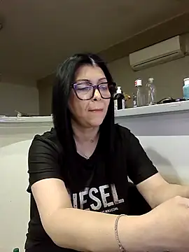 Snapshot of Milf_Abigail chatting on December 21, 3:46 am Milf Abigail online show from December 21, 3:46 am