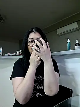 Milf Abigail online show from April 5, 11:57 pm