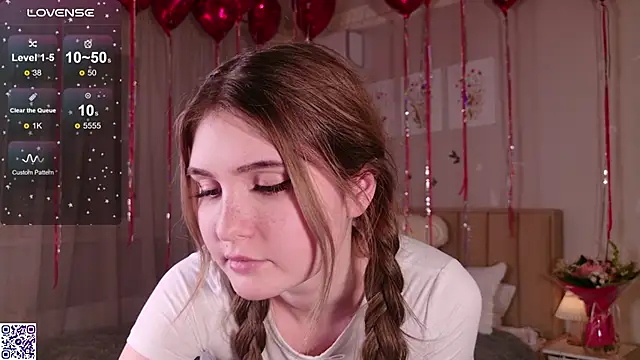 Snapshot of LeraKit chatting on February 18, 7:52 pm LeraKit online show from February 18, 7:52 pm