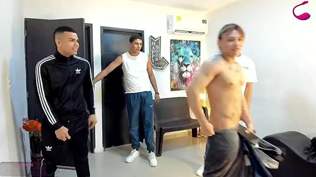 badguyss bisex online show from November 15, 11:29 am