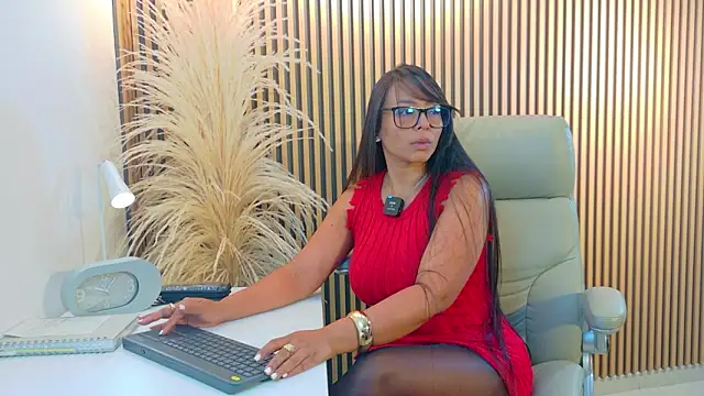 lulu 072 online show from January 17, 12:15 am