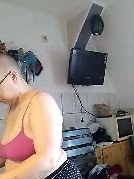 Snapshot of Isabella_Geney chatting on July 2, 1:17 pm Isabella Geney online show from July 2, 1:17 pm