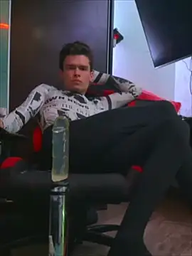 Snapshot of BodyandlegginLover chatting on October 2, 4:52 am BodyandlegginLover online show from October 2, 4:52 am