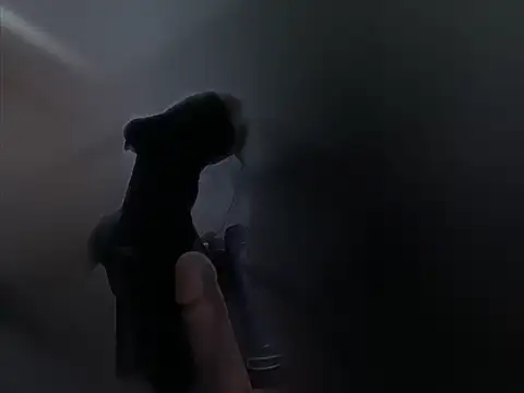 Snapshot of BodyandlegginLover chatting on December 15, 3:44 am BodyandlegginLover online show from December 15, 3:44 am