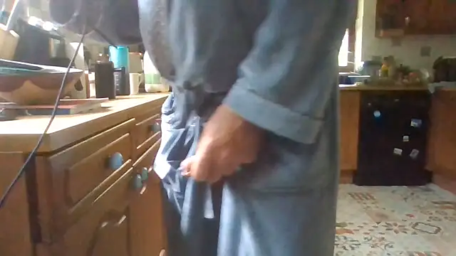 Snapshot of jakjak106 chatting on June 12, 6:23 am jakjak106 online show from June 12, 6:23 am