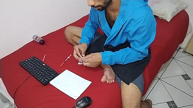 UncutToyBoy23cm online show from March 11, 4:10 am