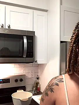 Snapshot of MelSaunders chatting on December 9, 1:51 am MelSaunders online show from December 9, 1:51 am