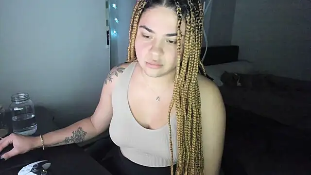 Snapshot of MelSaunders chatting on December 16, 6:21 am MelSaunders online show from December 16, 6:21 am