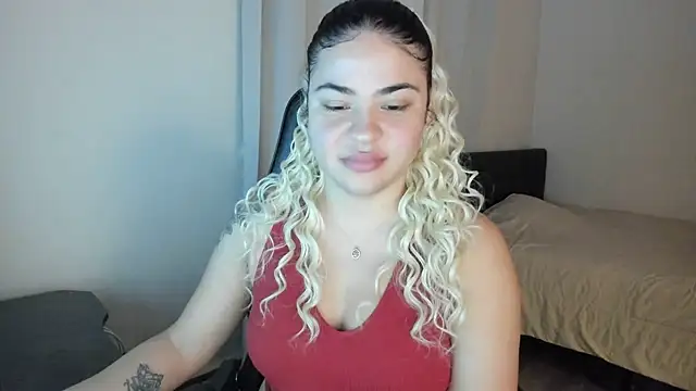 Snapshot of MelSaunders chatting on January 4, 1:42 am MelSaunders online show from January 4, 1:42 am