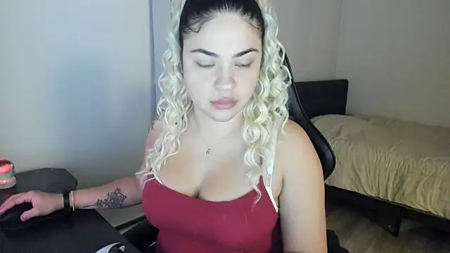 Snapshot of MelSaunders chatting on January 9, 3:15 am MelSaunders online show from January 9, 3:15 am