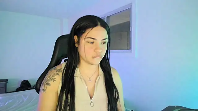 Snapshot of MelSaunders chatting on February 7, 2:29 am MelSaunders online show from February 7, 2:29 am