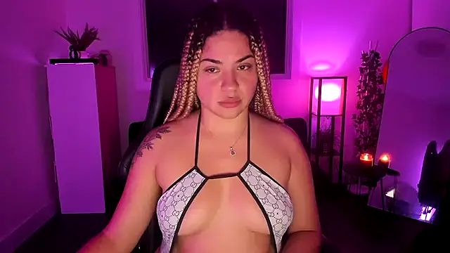 Snapshot of MelSaunders chatting on November 6, 3:18 am MelSaunders online show from November 6, 3:18 am