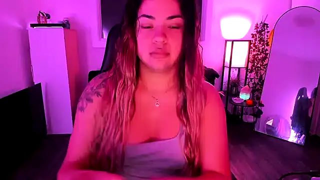 Snapshot of MelSaunders chatting on November 22, 1:37 am MelSaunders online show from November 22, 1:37 am