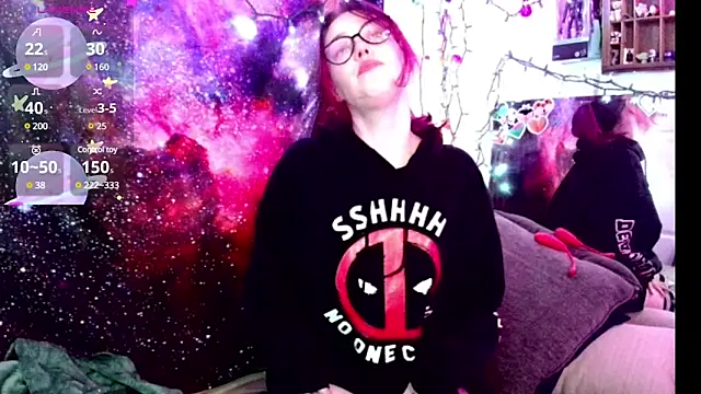 EverlyEster online show from January 16, 4:07 am