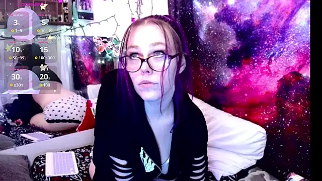 EverlyEster online show from February 22, 8:07 am