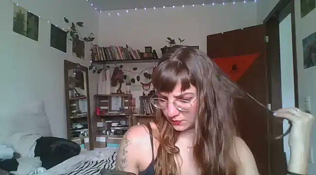 Snapshot of SweetyBabyDemon chatting on December 11, 1:17 pm SweetyBabyDemon online show from December 11, 1:17 pm