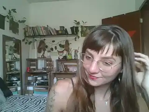Snapshot of SweetyBabyDemon chatting on December 15, 1:11 pm SweetyBabyDemon online show from December 15, 1:11 pm