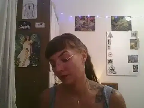 Snapshot of SweetyBabyDemon chatting on December 16, 12:26 am SweetyBabyDemon online show from December 16, 12:26 am