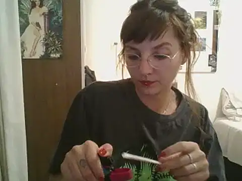 Snapshot of SweetyBabyDemon chatting on January 9, 2:01 am SweetyBabyDemon online show from January 9, 2:01 am