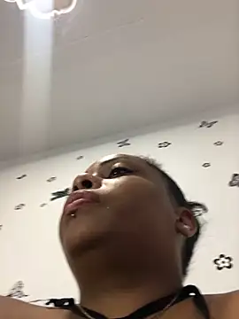 Snapshot of BrianaHazel chatting on December 19, 12:50 am BrianaHazel online show from December 19, 12:50 am