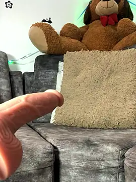 Snapshot of BrianaHazel chatting on January 15, 2:05 am BrianaHazel online show from January 15, 2:05 am