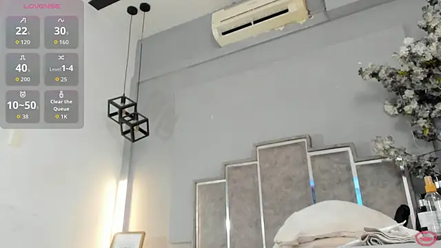 BrianaHazel online show from April 18, 12:42 pm