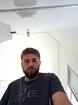 Snapshot of Dat1994 chatting on December 16, 2:44 pm Dat1994 online show from December 16, 2:44 pm