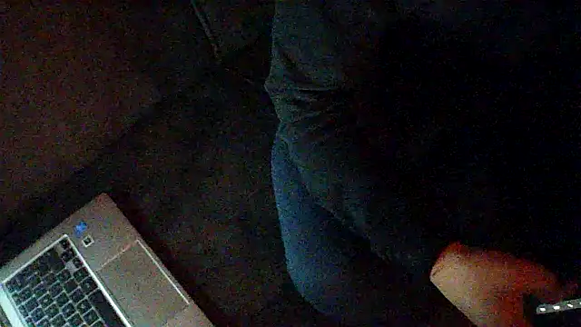 kiksnap-meistro5 online show from April 3, 3:04 am