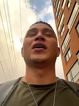 Snapshot of francesco_evan chatting on November 22, 10:09 pm francesco evan online show from November 22, 10:09 pm