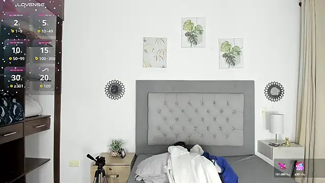 Kylie2211 online show from September 12, 2:00 am