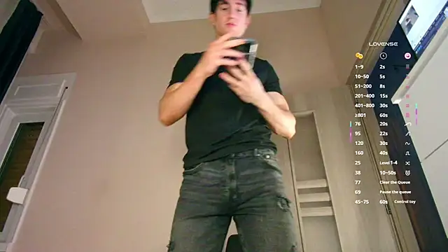 ChristianLevine  online show from December 17, 3:40 pm