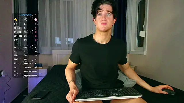 ChristianLevine  online show from April 14, 8:37 pm