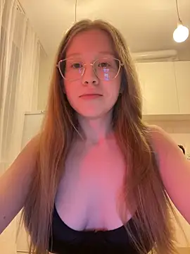 Eva Weyne online show from March 7, 5:28 pm