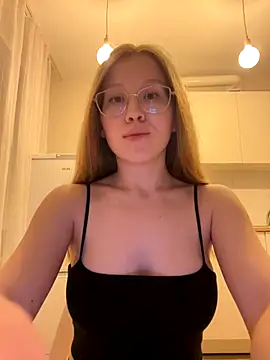 Eva Weyne online show from September 18, 7:05 pm