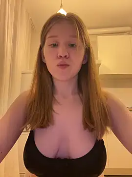 Snapshot of Eva_Weyne chatting on May 10, 9:09 pm Eva Weyne online show from May 10, 9:09 pm