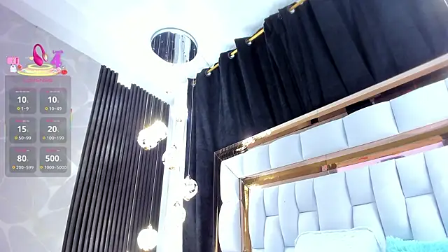 Snapshot of SarayRoyse chatting on October 15, 7:36 pm SarayRoyse online show from October 15, 7:36 pm