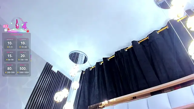 Snapshot of SarayRoyse chatting on October 29, 7:37 pm SarayRoyse online show from October 29, 7:37 pm