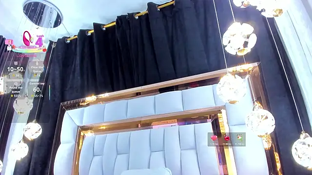 Snapshot of SarayRoyse chatting on November 15, 7:32 pm SarayRoyse online show from November 15, 7:32 pm