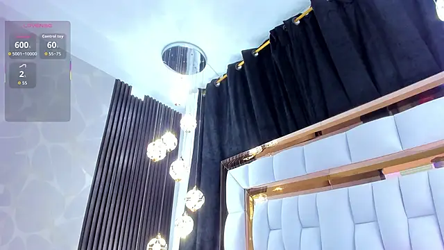 Snapshot of SarayRoyse chatting on November 22, 7:35 pm SarayRoyse online show from November 22, 7:35 pm