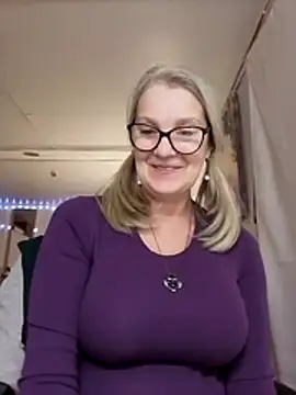 irinamaux online show from December 5, 2:20 am