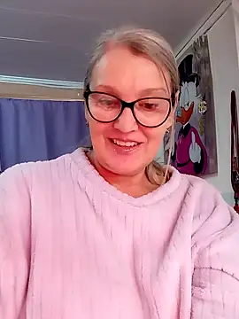 irinamaux online show from December 23, 2:53 am